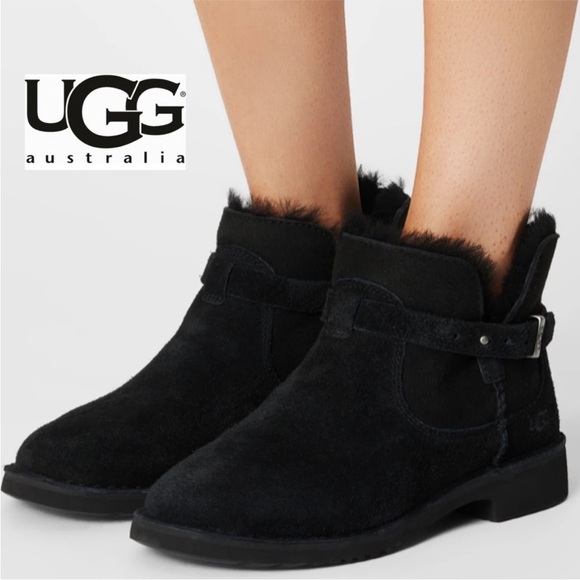 UGG Women's Elisa Suede Short Ankle Boots size 5.5 - Picture 2 of 11